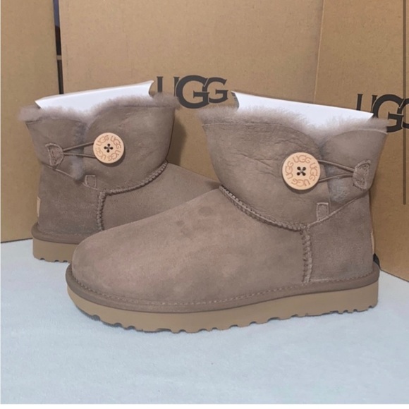 UGG Shoes - UGG BAILEY BUTTON MINI